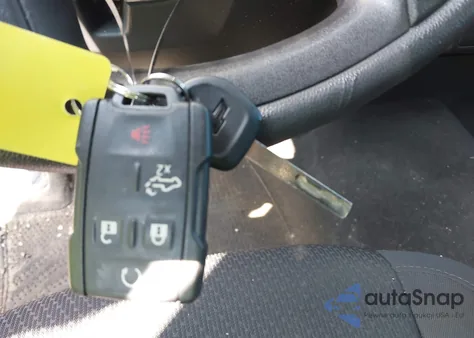 2020 Chevrolet Silverado 1500 4Wd Short Bed Custom z USA, uszkodzony, nr VIN 3GCPYBEK0LG166208